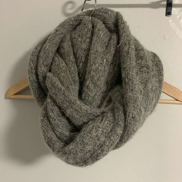 (2for$20) Cozy Ardene Grey Knit Infinity scarf - Picture 1 of 4